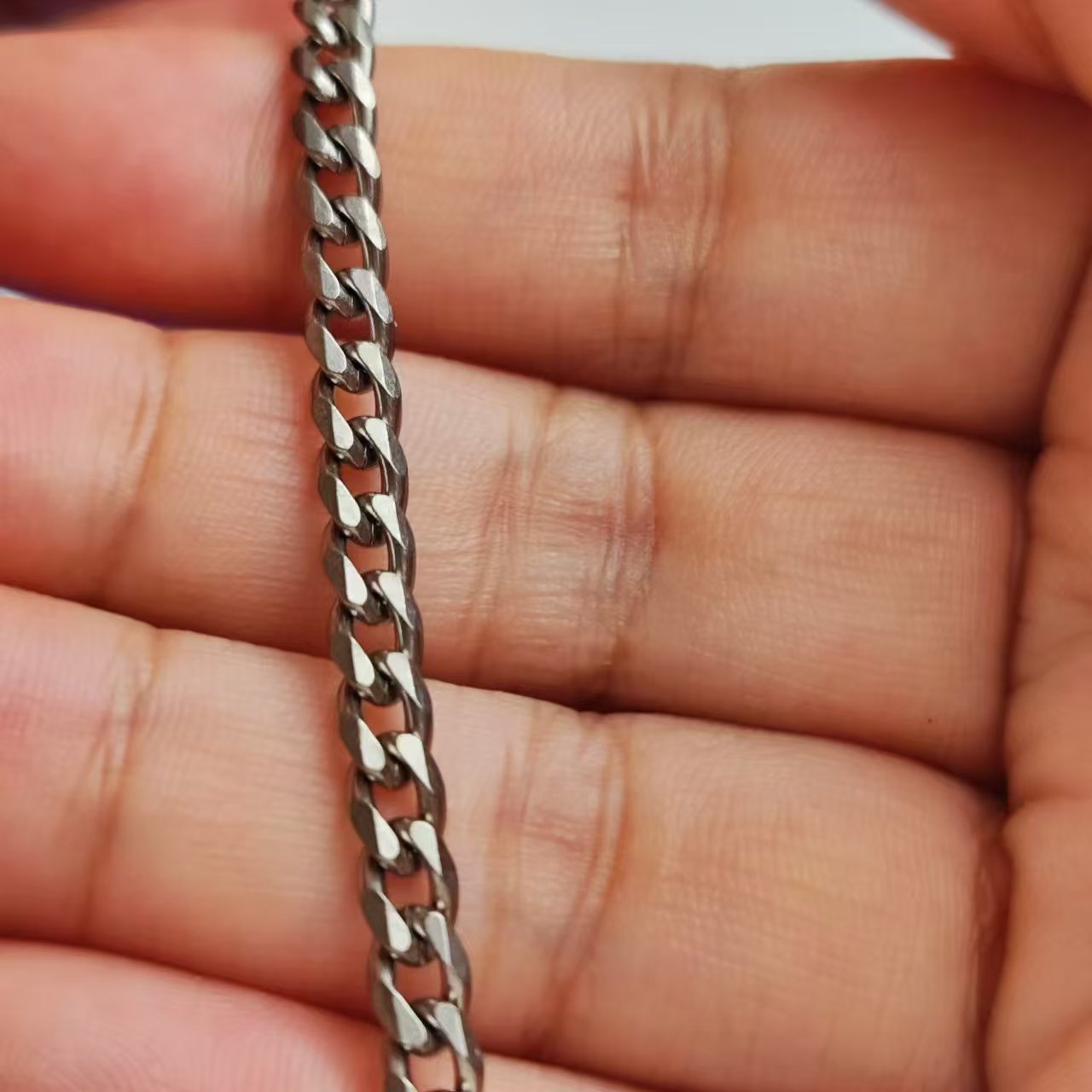 I-souled التيتانيوم سلسلة نسائ - مراجعة Ceramic Link Bracelet وسعره